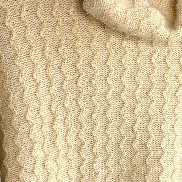 Vintage Womens X-Large Cowl Neck Sweater Cream w/ Metallic Gold Yarn Wool Angora - Picture 12 of 12
